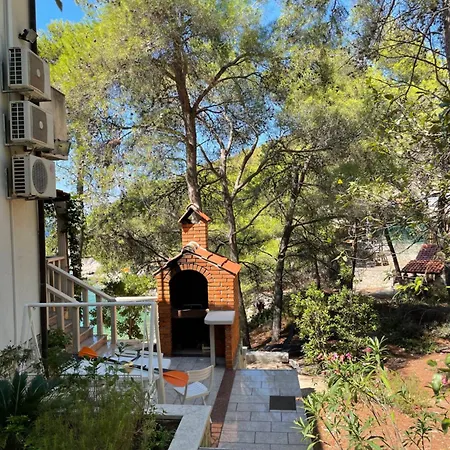 Terra Nostra Hvar * هفار