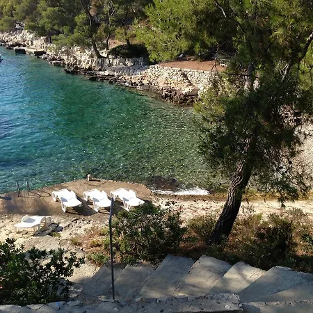 Terra Nostra Hvar * هفار